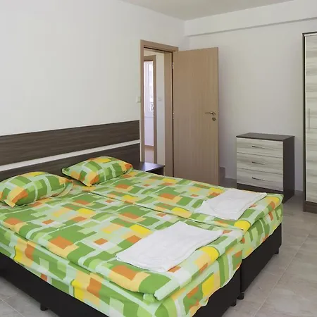 Aparthotel 114 *